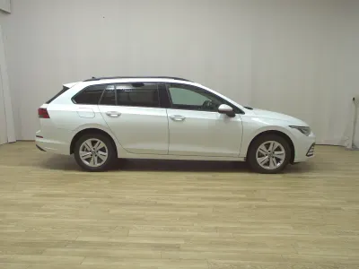 Gebraucht VW Golf VIII Life 150 PS (110 kW) 2024 Weiss Limousine