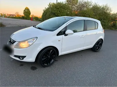 Gebraucht Opel Corsa 87 PS (63 kW) 2011 Weiß Kleinwagen