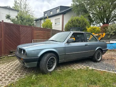 Gebraucht BMW 320 129 PS (94 kW) 1988 Coupé