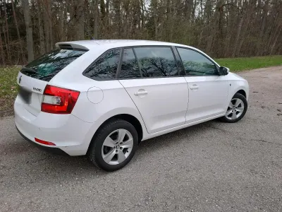 Gebraucht Skoda Rapid 90 PS (66 kW) 2014 Weiß Kleinwagen