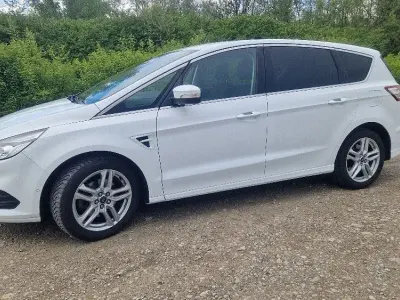 Gebraucht Ford S-MAX Titanium 190 PS (139 kW) 2019 Weiß Van / Kleinbus