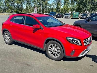 Gebraucht Mercedes GLA200 Style 156 PS (114 kW) 2019 Rot SUV