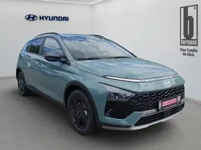Neu Hyundai Bayon Blackline 90 PS (66 kW) 2026 Grün SUV