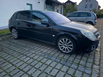Gebraucht Opel Signum 106 PS (77 kW) 2006 Schwarz Kleinwagen