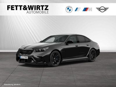 Gebraucht BMW M5 M Sport 727 PS (534 kW) 2025 Saphirschwarz metallic Limousine