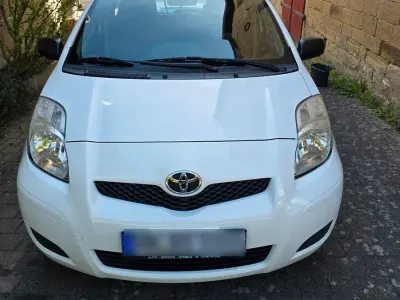 Brugt Toyota Yaris 69 HK (50 kW) 2010 Hvid Hatchback