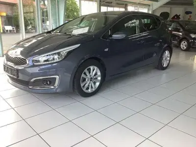 Gebraucht Kia Ceed DREAM-TEAM Edition 136 PS (100 kW) 2018 (d7u) planetenblau met. (metallic) Kleinwagen