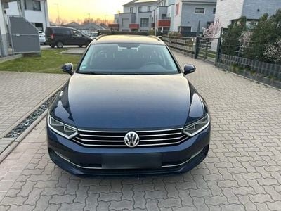 Usata VW Passat 150 CV (110 kW) 2016 Blu Station wagon