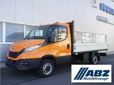 Neu Iveco Daily 136 PS (100 kW) 2025 Orange (orange) Van / Kleinbus