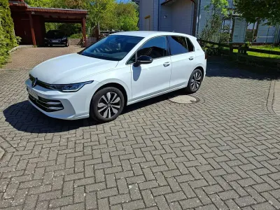 Gebraucht VW Golf VIII Goal 150 PS (110 kW) 2025 Weiß Limousine