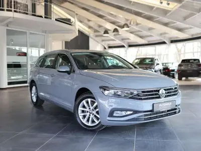 Używany VW Passat Business 200 KM (147 kW) 2023 Szary Kombi