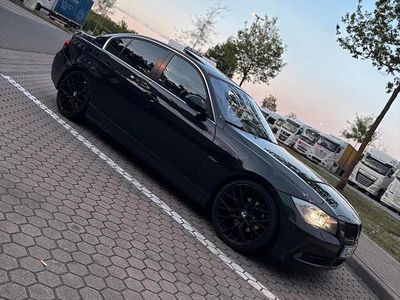 Second-hand BMW 325 218 CP (160 kW) 2004 Negru Berlinǎ