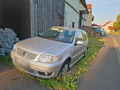 Gebraucht VW Polo 60 PS (44 kW) 2000 Silber Kleinwagen