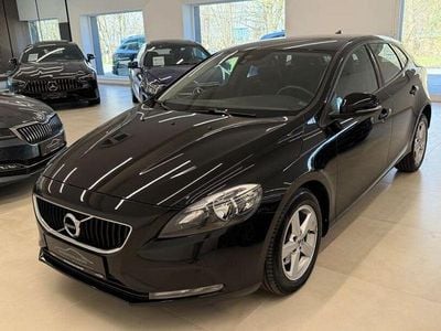Second-hand Volvo V40 Kinetic 122 CP (89 kW) 2016 Negru Berlinǎ
