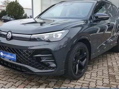 Gebraucht VW Tiguan R-line 150 PS (110 kW) 2024 Uranograu uni SUV