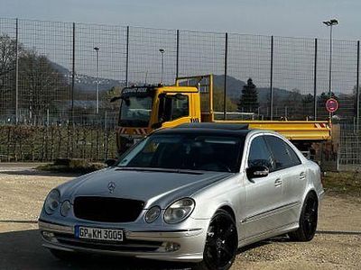 Gebraucht Mercedes E240 Avantgarde 177 PS (130 kW) 2005 Silber Limousine