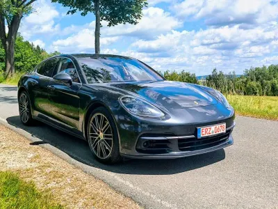 Gebraucht Porsche Panamera 4S 421 PS (309 kW) 2017 Vulkangrau Kleinwagen