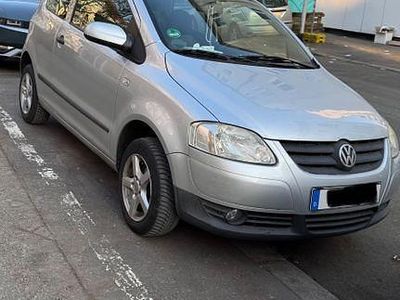 Gebraucht VW Fox 54 PS (39 kW) 2006 Silber Kleinwagen