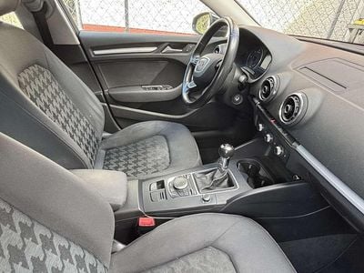 Gebraucht Audi A3 Attraction 110 PS (80 kW) 2014 Schwarz Kleinwagen