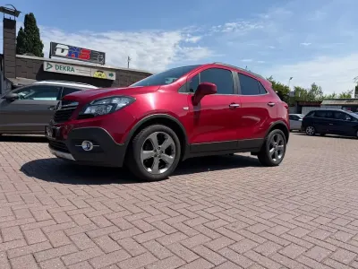 Gebraucht Opel Mokka Innovation 131 PS (96 kW) 2014 Orientrot/velvet red met SUV