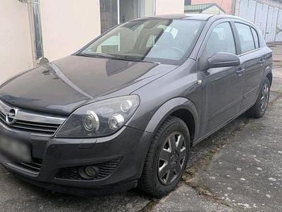 Gebraucht Opel Astra 90 PS (66 kW) 2009 Grau Kleinwagen