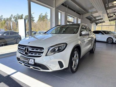Gebraucht Mercedes GLA200 Urban 156 PS (114 kW) 2017 Weiß SUV