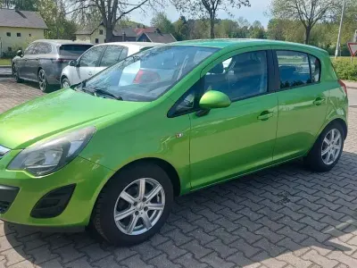 Używany Opel Corsa Energy 86 KM (63 kW) 2014 Zielony Hatchback