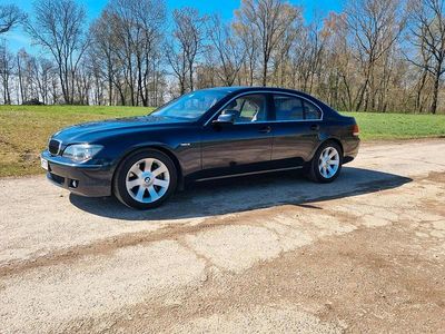 Gebraucht BMW 745 400 PS (294 kW) 2005 Blau Limousine
