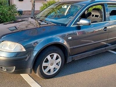 Gebraucht VW Passat 128 PS (94 kW) 2003 Blau Kombi