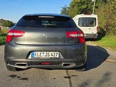 Grau Gebraucht 2015 Citroën DS5 Chic Kleinwagen | 10.700 € (Fairer Preis)