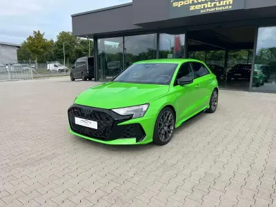 Neu Audi RS3 Sportback Sport 400 PS (294 kW) 2026 Kyalamigrün Kleinwagen