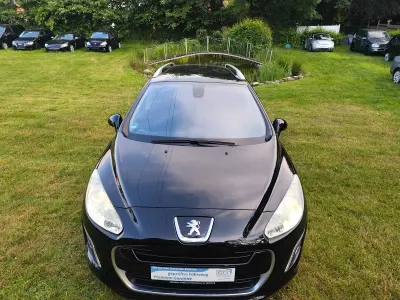Gebraucht Peugeot 308 SW Access 120 PS (88 kW) 2012 Schwarz Kombi