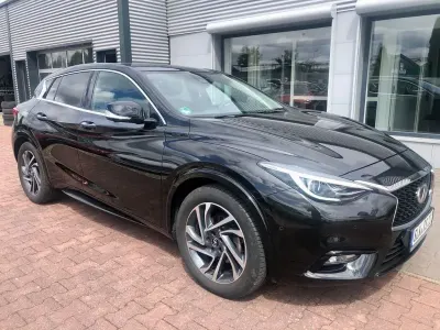 Gebraucht Infiniti Q30 Luxe 156 PS (114 kW) 2020 Schwarz Limousine