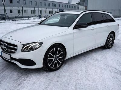 Gebraucht Mercedes E220 Avantgarde 194 PS (142 kW) 2019 Weiß Kombi