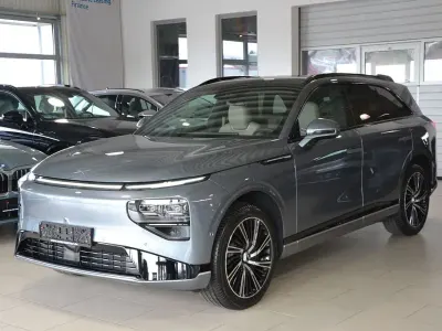Neu XPENG G9 258 kW (351 PS) 2026 Grau SUV