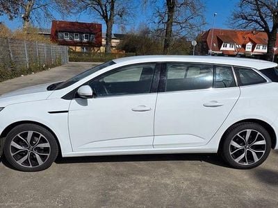 Gebraucht Renault Mégane IV Life 156 PS (114 kW) 2019 Weiß Limousine