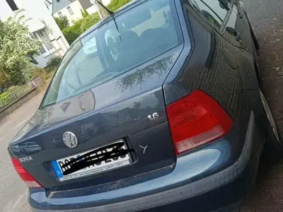 Gebraucht VW Bora Basis 101 PS (74 kW) 1999 Blau Limousine
