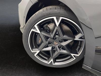 Neu Cupra Leon VZ 333 PS (244 kW) 2025 0e  midnight black met.