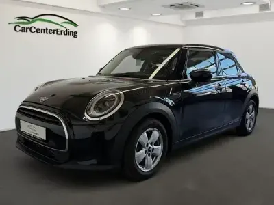 Gebraucht Mini Cooper Essential 136 PS (100 kW) 2023 Schwarz Kleinwagen