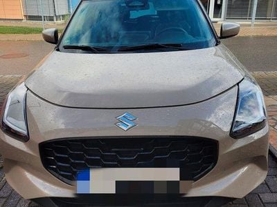 Beige Gebraucht 2024 Suzuki Swift Comfort Kleinwagen | 17.000 € (Fairer Preis)