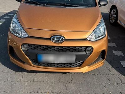 Gebraucht Hyundai i10 67 PS (49 kW) 2017 Orange Kleinwagen