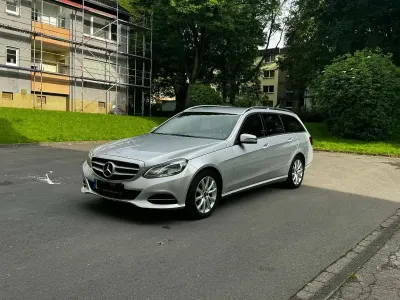 Usado Mercedes E220 Avantgarde 170 CV (125 kW) 2013 Plateado Familiar