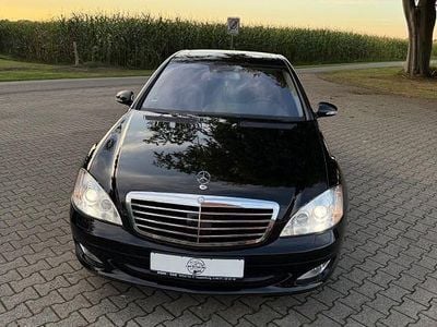 Schwarz Gebraucht 2008 Mercedes 320 Limousine | 10.000 €