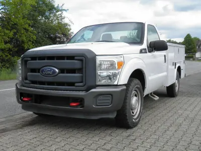 Gebraucht Ford V8 400 PS (294 kW) 2013 Weiß SUV
