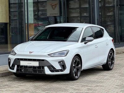 Weiß Gebraucht 2025 Cupra Leon Limousine | 34.990 € (Etwas zu teuer)