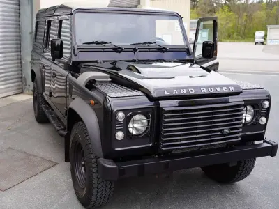 Gebraucht Land Rover Defender 122 PS (89 kW) 2011 Schwarz SUV