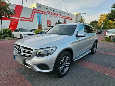 Używany Mercedes GLC250 204 KM (150 kW) 2019 Srebrny SUV