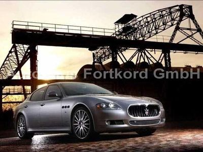 Grigio metallic Gebraucht 2011 Maserati Quattroporte Limousine | 31.690 € (Teuer)