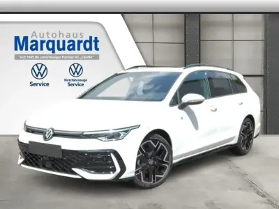 Gebraucht VW Golf VIII R-line Plus 150 PS (110 kW) 2025 Pure white Kombi