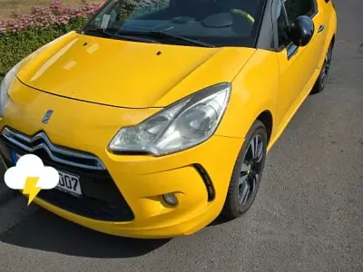 Gebraucht Citroën DS3 Chic 90 PS (66 kW) 2010 Gelb Kleinwagen